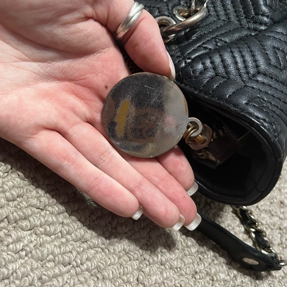 AS IS Guess | Black Shoulder Purse - Picture 8 of 17